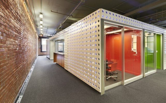 浅谈办公室装修工业风与现代简约风相结合的设计模式