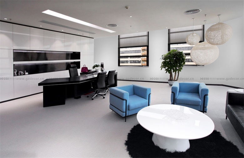 高科技办公室装修如何兼顾美观与实用？